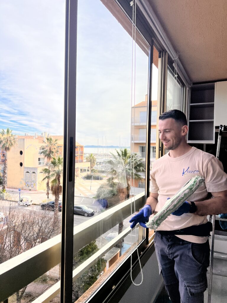 Technicien laveur de vitres sur Toulon