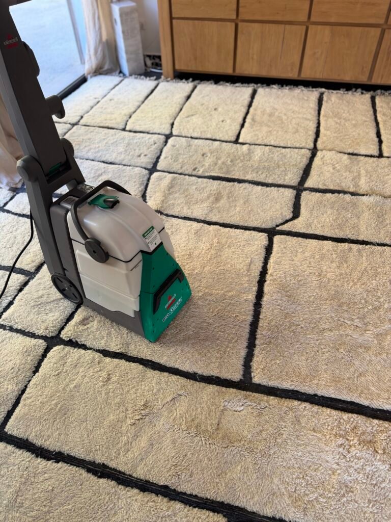 Machine professionnelle pour nettoyer les tapis.