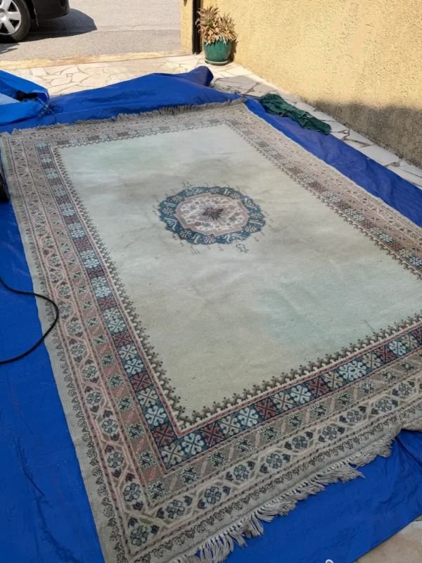 Tapis avant nettoyage à Brignoles